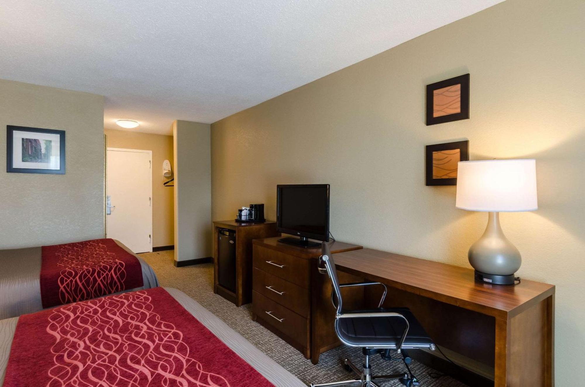 Comfort Inn Randolph-Boston Exteriör bild
